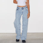 ג׳ינס רחב בשטיפה כחולה תמנע