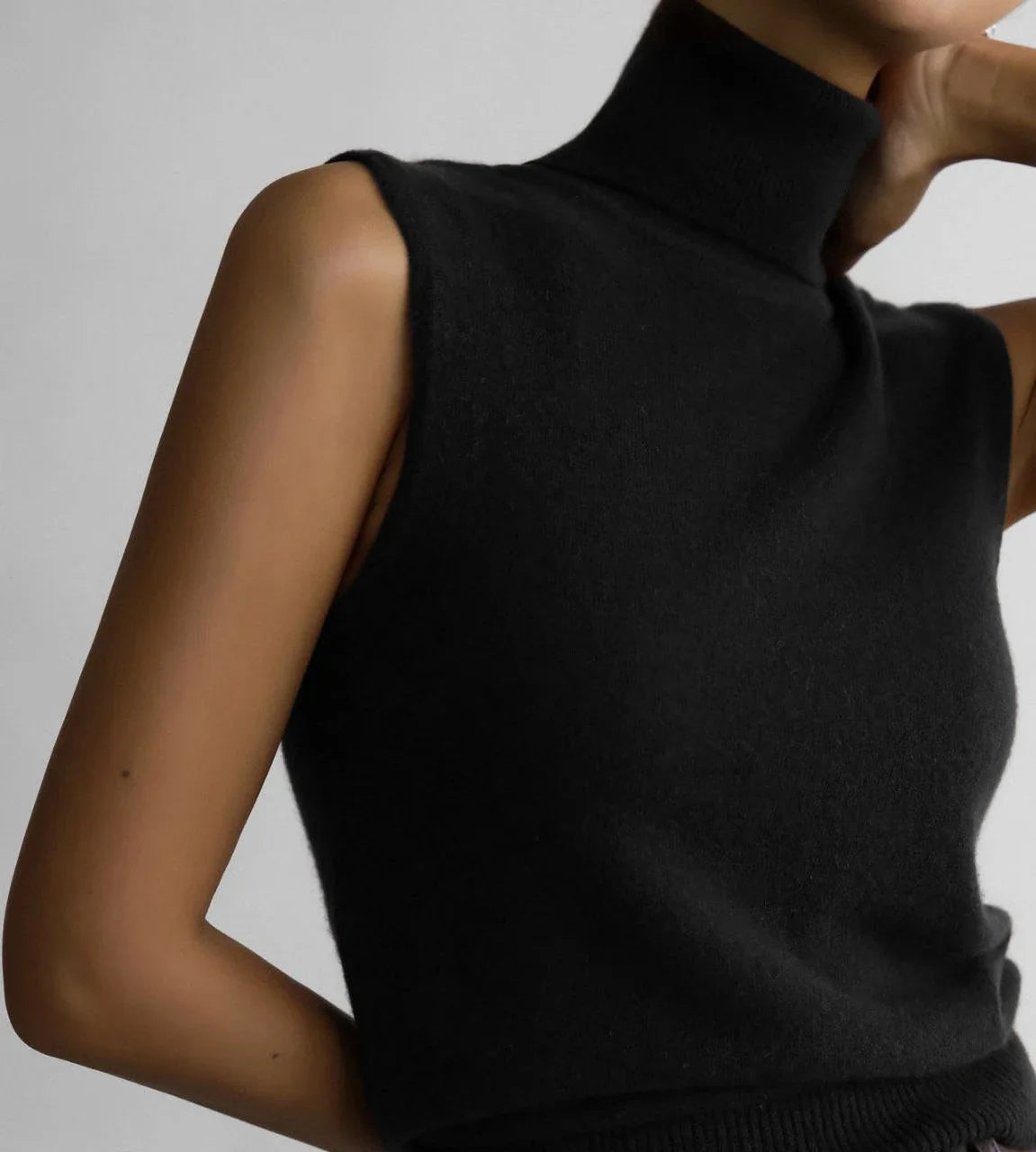 סט גולף וקרדיגן סרוג בגוון שמנת מאיה